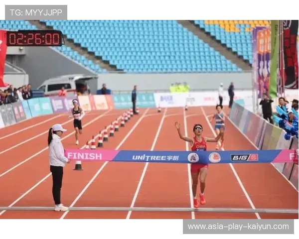 亚洲马拉松锦标赛中国选手包揽奖牌，亮丽表现引关注，亚洲马拉松最好成绩